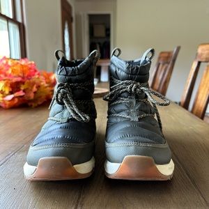 LIKE NEW BARELY WORN